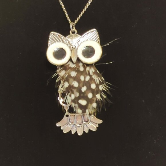 Charming Charlie Owl Pendant Necklace Faux Feather Chain 28"-30" Adjustable - Picture 1 of 6
